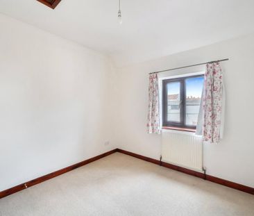 2 bedroom end of terrace house to rent - Photo 6