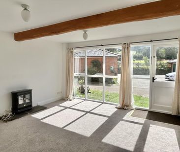 3 bedroom barn conversion to rent - Photo 1