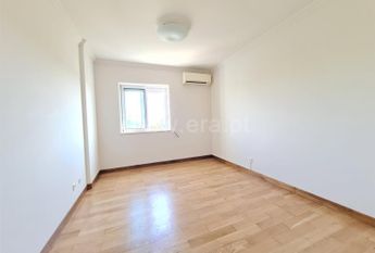 Apartamento T4 em Lisboa