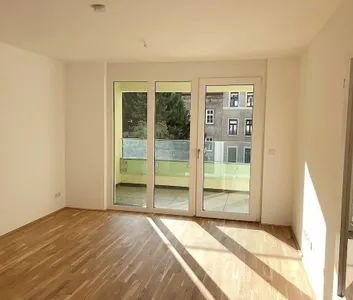 sonnige und helle 2-Zimmer Wohnung mit Loggia! - Photo 1