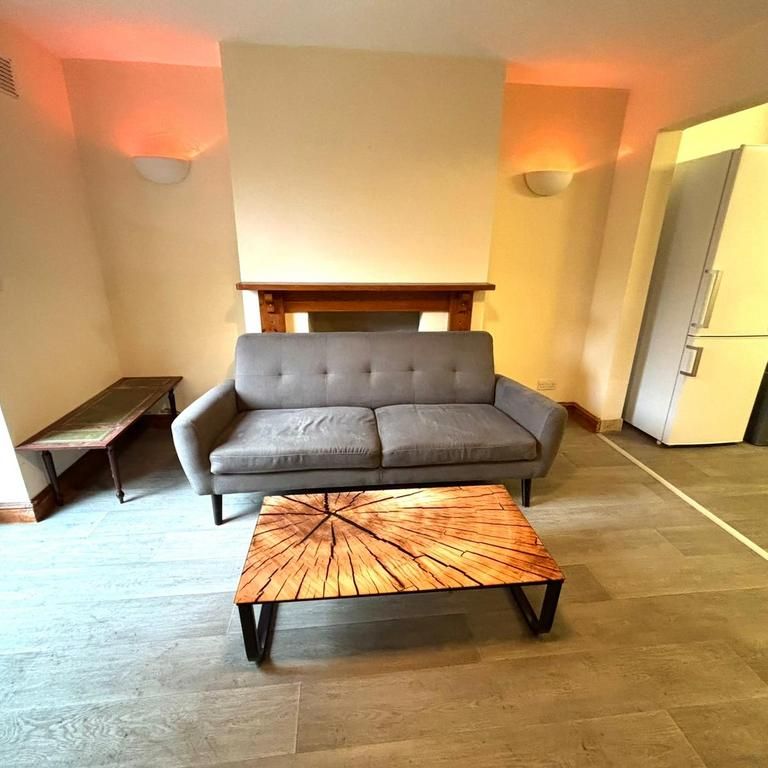 4 bedroom terraced house to rent - Photo 1