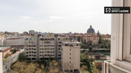 madrid, Community of Madrid 28036 - Photo 2