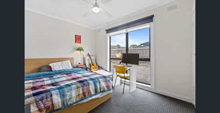 Beautiful 2 Bedroom Unit - Photo 3