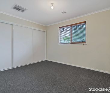 Charming & Convenient - A Home You'll Love in Epping ! - Photo 2