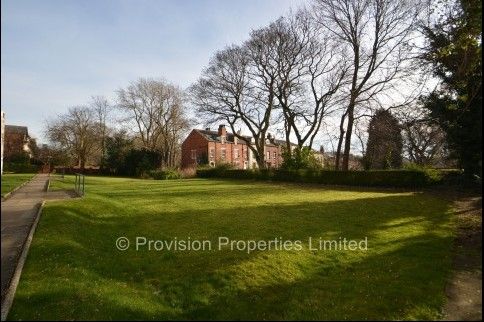 4 Bedroom Flats in Leeds - Photo 1