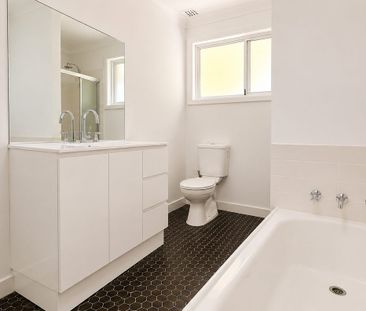 Spacious 4 Bedroom Family Home with Expansive Backyard - Photo 5