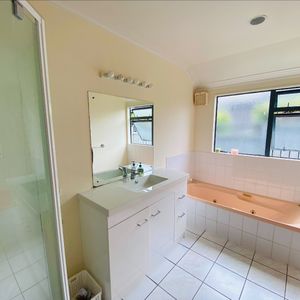 This three bedroom family home is located in the sought after Harrowfield neighbourhood. - Photo 3