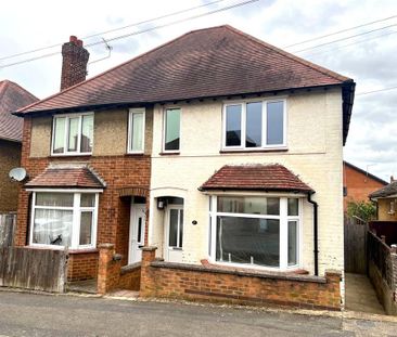 3 bedroom semi-detached house to rent - Photo 4