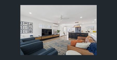 3 Bedroom upstairs living - Photo 3