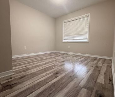 For Lease - 98 Benhurst Crescent, Brampton, Ontario - Photo 5