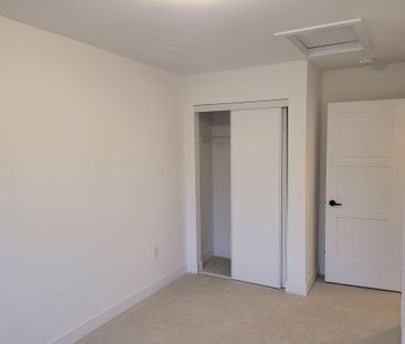 For Lease - 34 Silo Mews, Barrie, Ontario - Photo 6