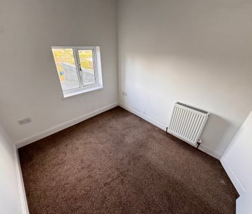 Wakeley Hill, Penn, Wolverhampton - Photo 5