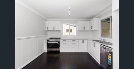 Charming Three Bedroom Home - Photo 3