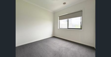 Modern Family Living in a Prime Greenvale Location - Photo 5