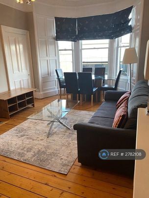 3 bedroom flat to rent - Photo 1