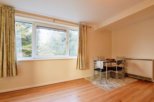 1 bedroom apartment to rent Tilehurst Court, Kersal Way, Salford, M7 - Photo 1