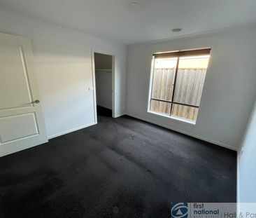 36 Lotus Street, Pakenham - Photo 5