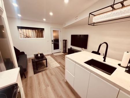 For Lease - 402 Mcroberts Avenue, Toronto, Ontario - Photo 3
