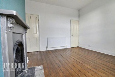 3 bedroom terraced house to rent - Photo 2