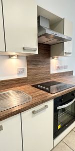 2 bedroom apartment to rent - Photo 3