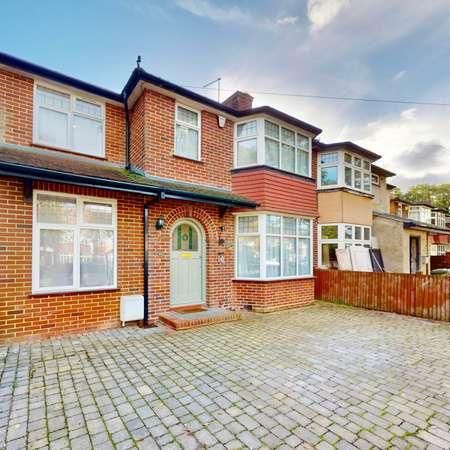 Whitton Drive, Greenford, UB6 - Photo 1