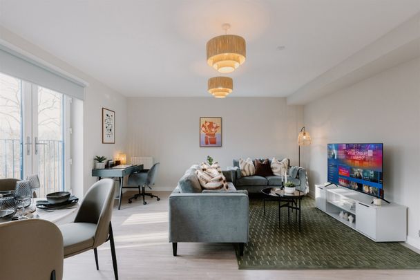 Casa, Vista Park, Glasgow, G33 - Photo 1