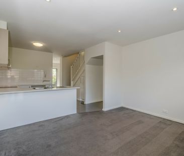 48/39 Jerrabomberra Avenue, Narrabundah ACT, Belconnen - Photo 2