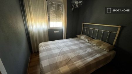 3 room luxury Apartment for rent in La Pobla de Vallbona, Spain - Photo 3