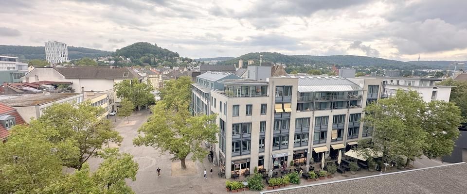 Helle 4-Zimmer-Wohnung mit tollem Blick, in bester Innenstadtlage! - Foto 1