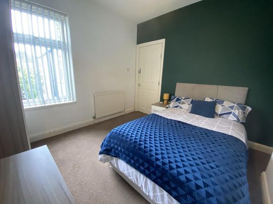 1 bedroom in a house share to rent - Photo 1