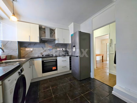 3 bedroom ground floor flat to rent - Photo 4