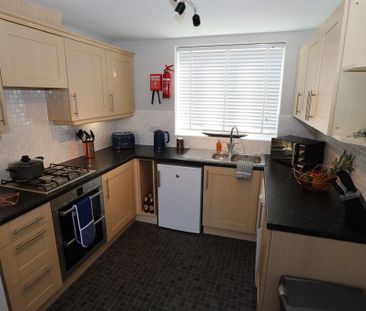 1 bedroom in a house share to rent - Photo 3