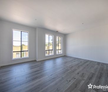 AFFORDABLE 3 BEDROOM TOWNHOUSE - Photo 1