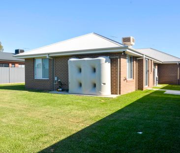 Family Home In An Ideal Location! - Photo 3