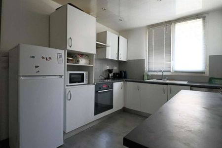 A louer chambre meublée en colocation T5 Marseille 13003 - Photo 5