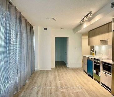 Bloor/Sherbourne-Bright Spacious 2Bed 2Bath 1Locker - Photo 2