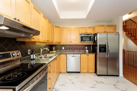 For Lease - 154 Sawmill Private, Billings Bridge - Riverside Park and Area, Ontario - Photo 5