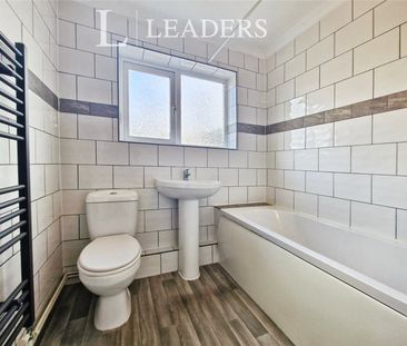 2 bedroom house to rent Vernon Road, PO12 - Photo 3