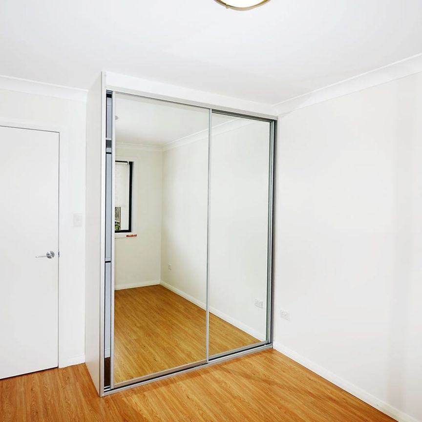 Spacious 2 bedroom granny flat with separate entrance - Photo 1