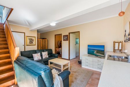 A Beautifully Elevated & Spacious Home Close To Town & Beaches - Photo 3