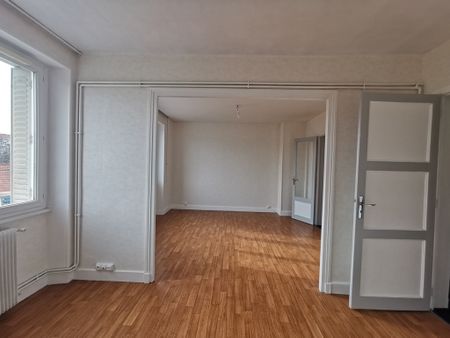 Location Appartement 4 pièces 65m² CLERMONT FERRAND 63100 - Photo 3