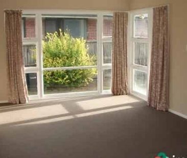 Warm Sunny Family Home - Photo 1