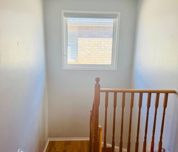 For Lease - 6 Hollingsworth Circle, Brampton, Ontario - Photo 2