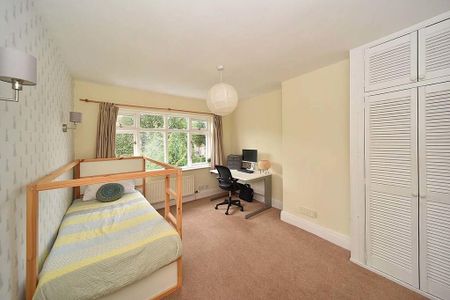 4 bedroom semi-detached house to rent - Photo 2