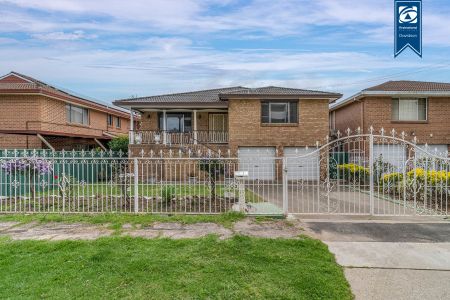 NDIS Suitable - Large Family Home in Prime Liverpool Location - Photo 4