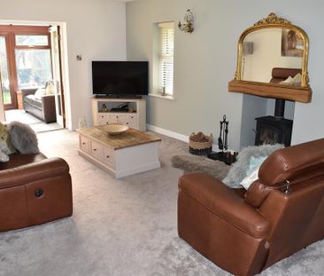 3 bedroom detached bungalow to rent - Photo 4