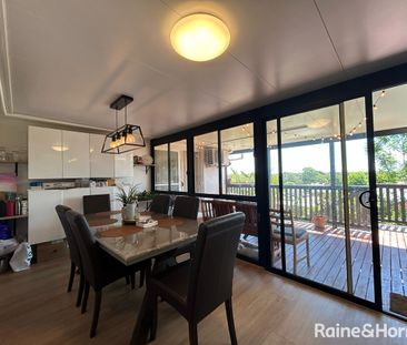 Beautifully Presented, Family Home! - Photo 2