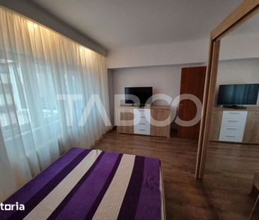 Apartament spatios cu 3 camere si 2 bai plus balcon in zona Central - Photo 1