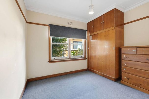 Beautiful Sunny Home in a Prime Glenorchy Location - Photo 1