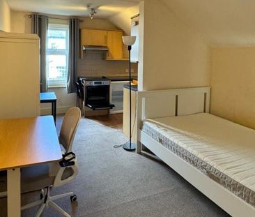 Studio to rent - Photo 2